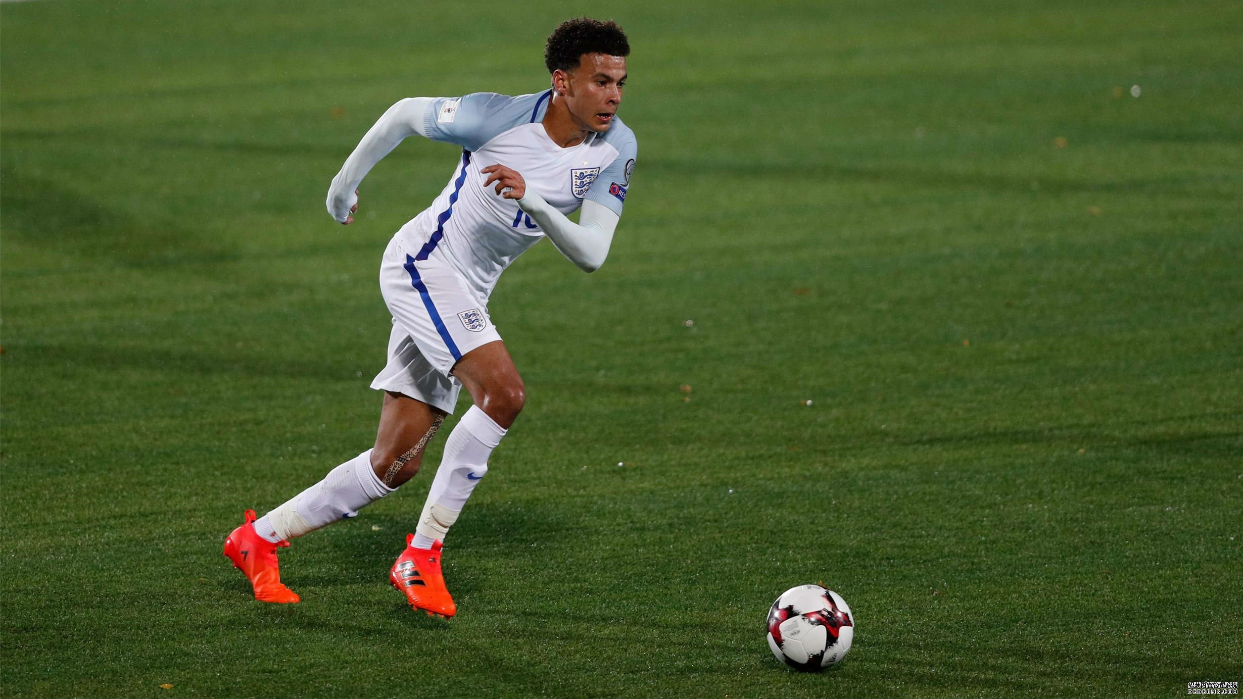 关于米尔顿凯恩斯主场逼平般尼茅夫，力保不败的信息