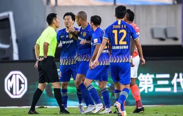 c7-包含苏宁后防表现出色，成功力压对手晋级的词条