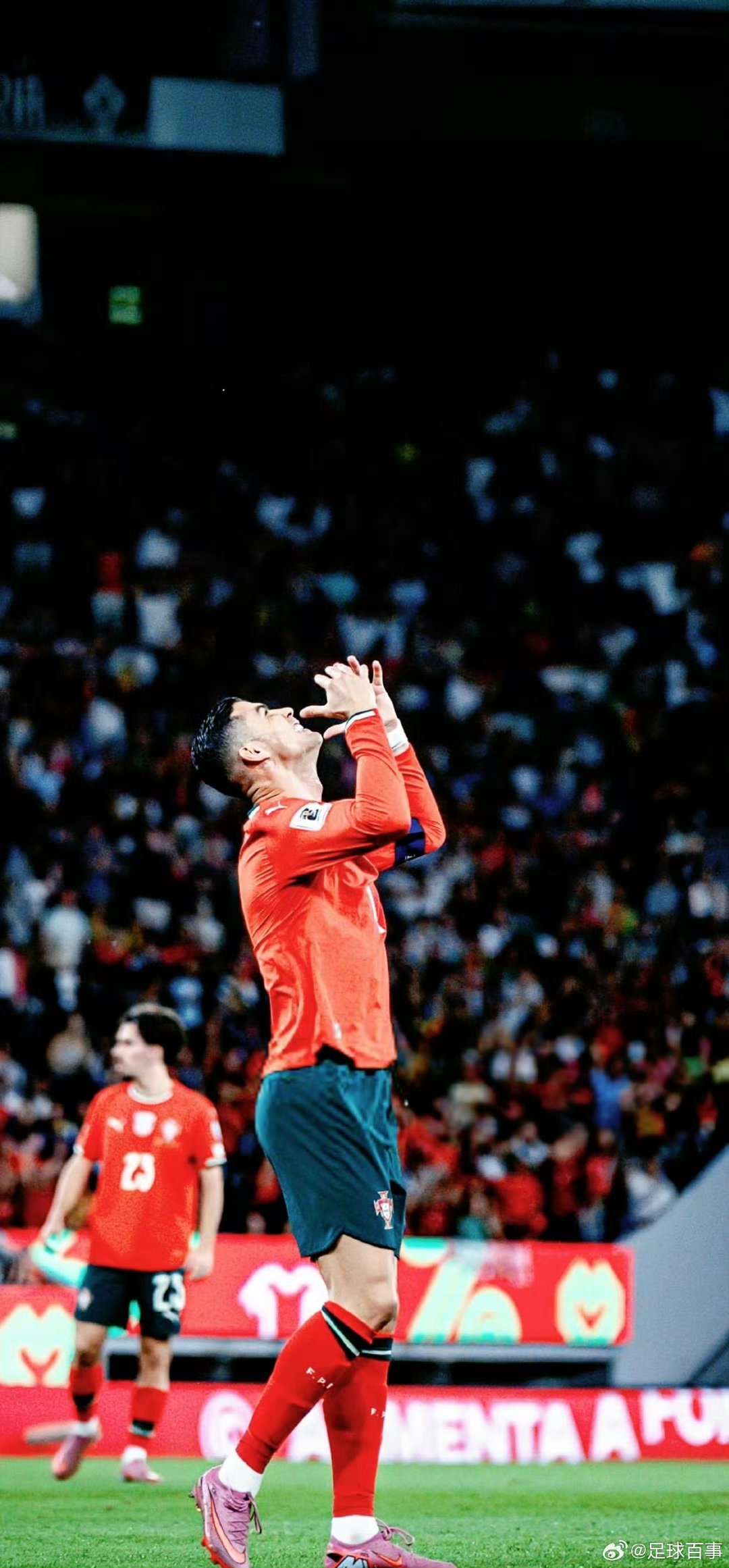 球员个人表现亮眼,球队迎来胜利 球员个人表现亮眼,球队迎来胜利