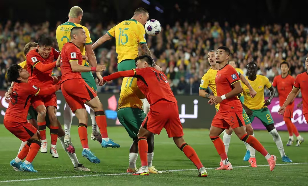 C7-一场紧张激烈的比赛令观众心跳加速英文